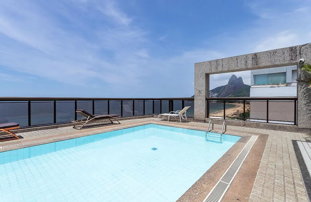 Apartamento Moderno em Prédio à Beira-mar na Praia de Ipanema-1